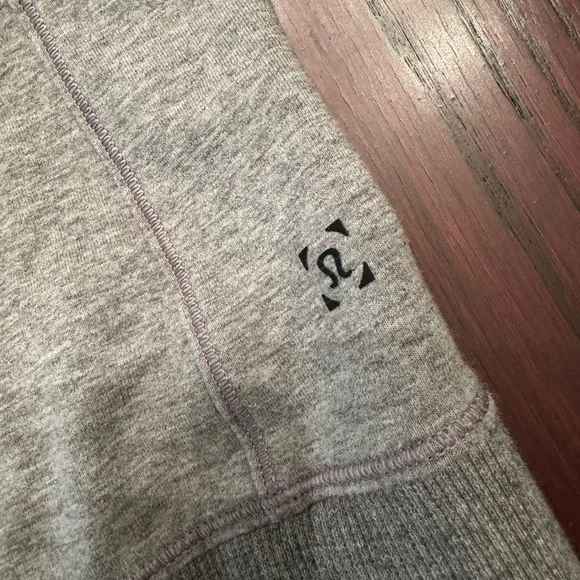 Men’s lululemon long sleeve crewneck shirt